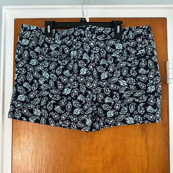 Navy blue/teal floral shorts from Ann Taylor Loft, size 16 - Picture 2 of 5